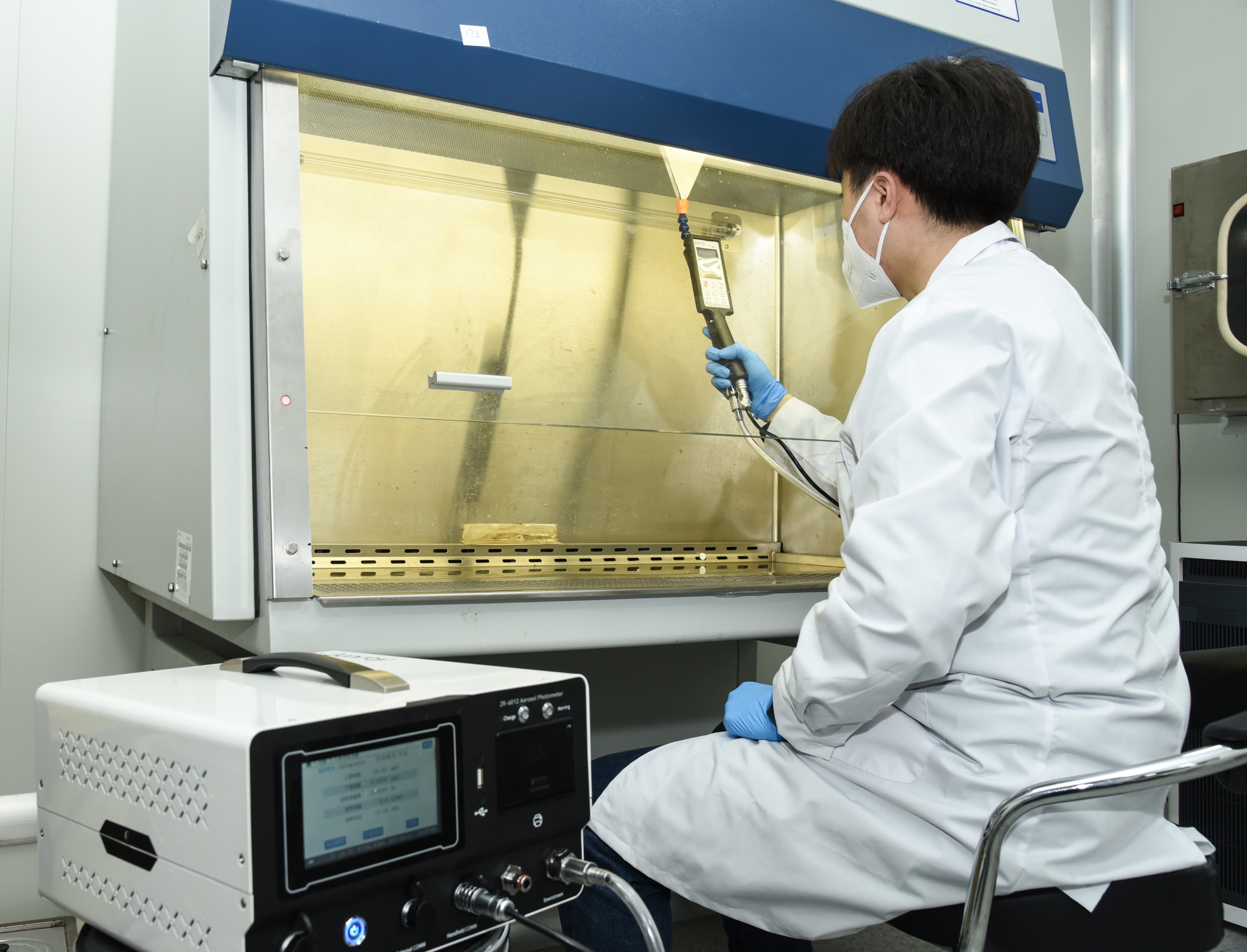 Fast installation – partikelräknare permanent monterad i renrum för kontinuerlig luftövervakning